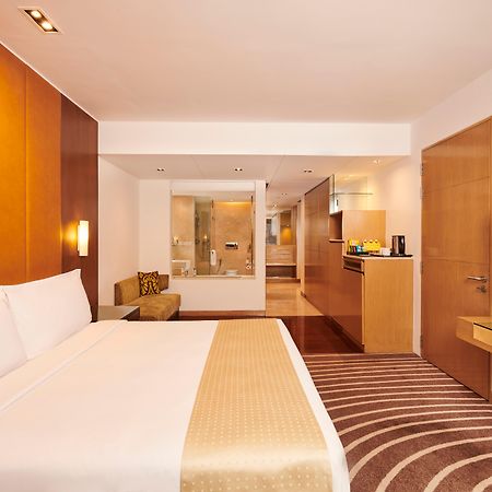 Holiday Inn Mumbai International Airport By Ihg 외부 사진 A room at the hotel