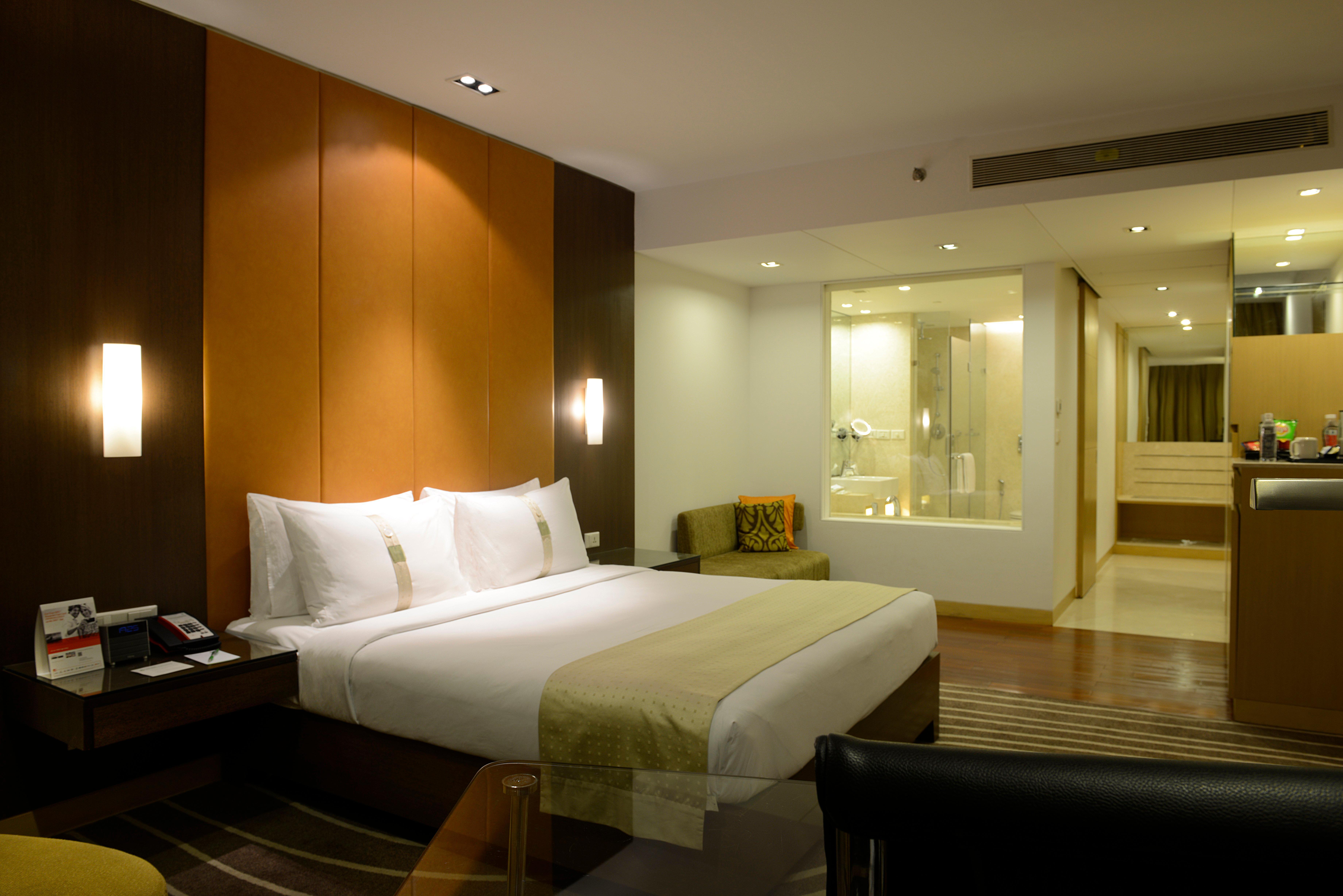 Holiday Inn Mumbai International Airport By Ihg 외부 사진 A suite at the Taj Mahal Palace, Mumbai