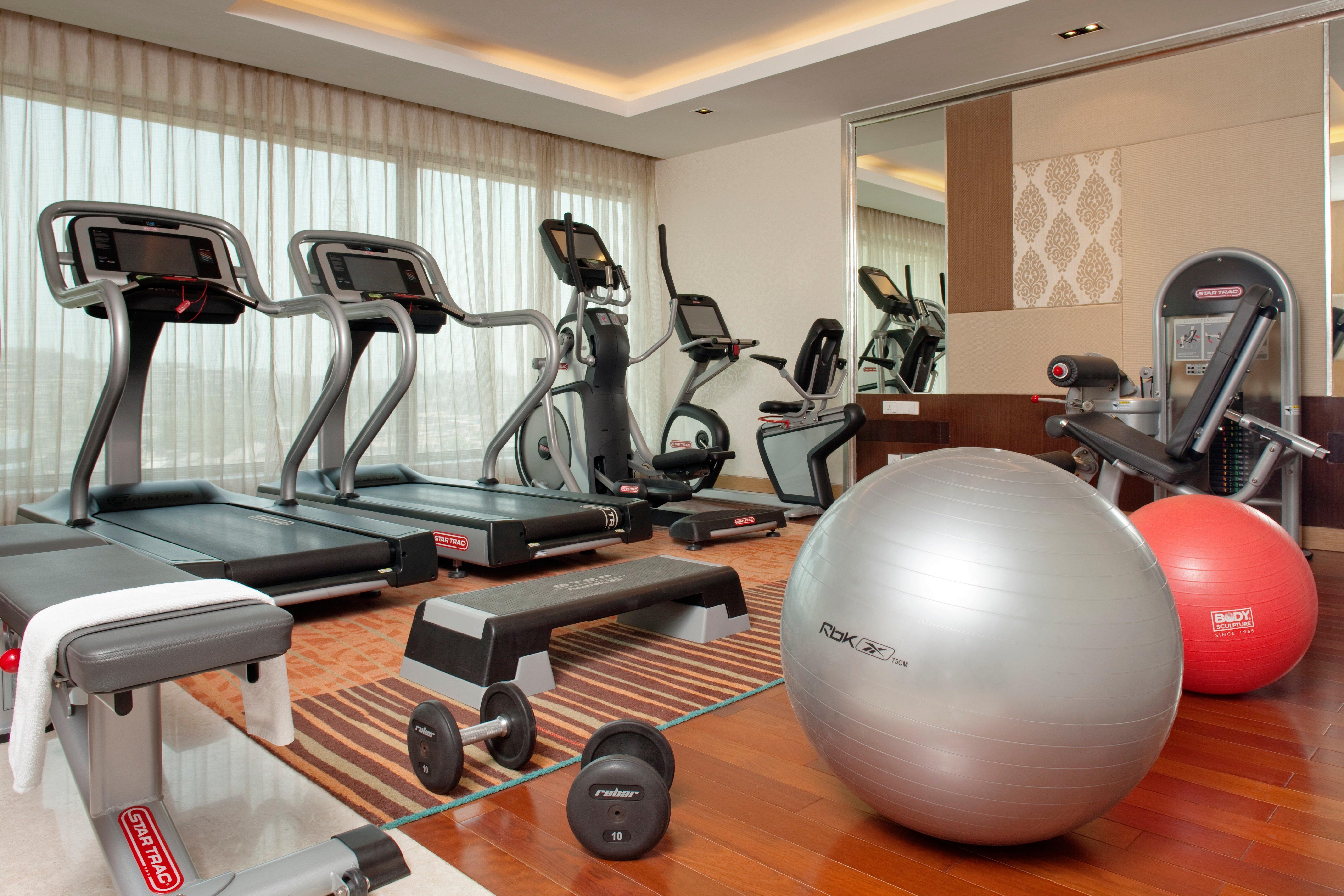 Holiday Inn Mumbai International Airport By Ihg 외부 사진 A gym at a hotel